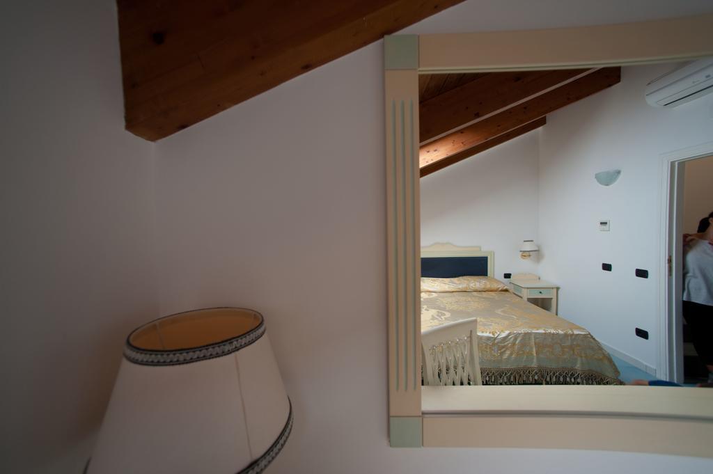Palazzo Della Monica Apartment Vietri sul Mare Room photo